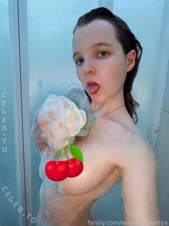 xsweetxcherryx Naakte Lekken OnlyFans Foto 92