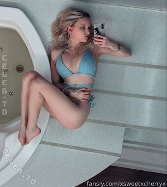 xsweetxcherryx Naakte Lekken OnlyFans Foto 93