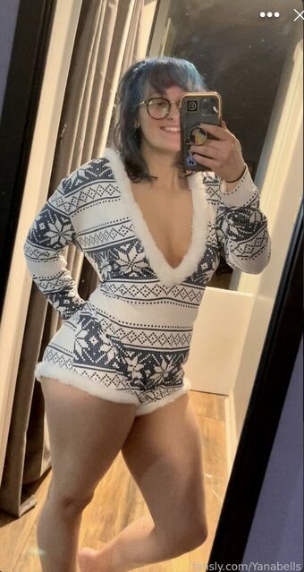 Yanabells Naakte Lekken OnlyFans Foto 4