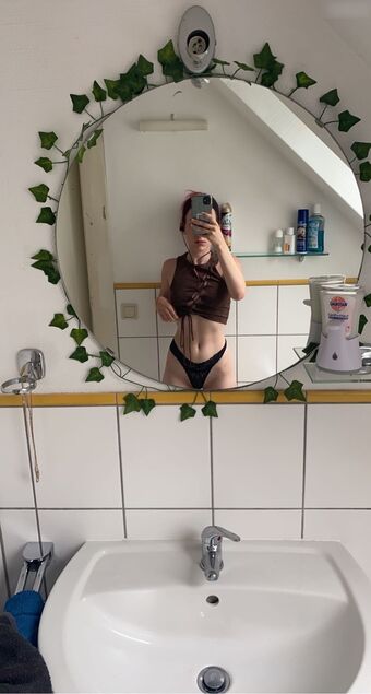 Zarahchan Naakte Lekken OnlyFans Foto 37