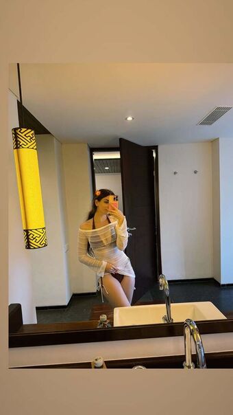 Zeling Naakte Lekken OnlyFans Foto 22